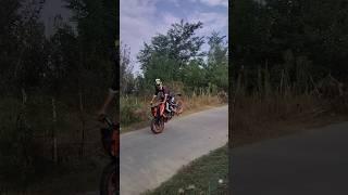 rooling stoppie #shortfeed#youtubeshorts#shorts #stunts