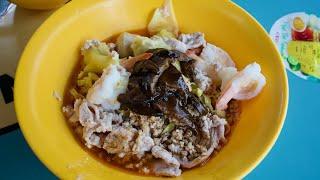 How BAK CHOR MEE (minced meat noodles/肉脞面) is cooked (Tiong Bahru, Singapore street food)