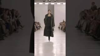 Yasmin Wijnaldum Walking For Max Mara Fw24 #model #viral #runway