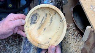 Richard Raffan turns spalted wood unknown to him.