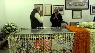 India's Modi leads tributes to former PM Manmohan Singh