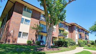 Chicago, Illinois | Pebblewood Community | Naperville Condo | 1047 SF | $161,900 | SOLD