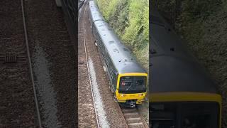 GWR class 165 rattling out of Teignmouth with a nice two tone -Paignton to Exmouth 165102 DMU