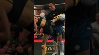 SAENCHAI SPARS MAKES IT LOOK TOO EASY #mma #muaythai #boxing #kickboxing #bjj #sparring #saenchai