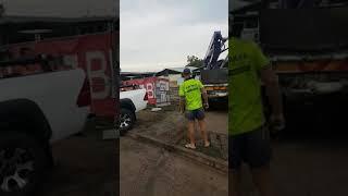 Hilux recovers 18 ton concrete pump