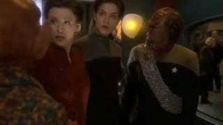 DS9 Quark's is Under Construction (Empok Nor)