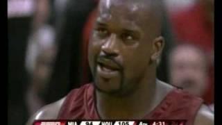 Shaq dunks on Mutombo and does 'Finger Wag'