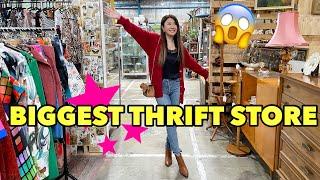 Shop With Me at the BIGGEST Thrift/Vintage Store in Melbourne! | Mel in Melbourne