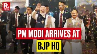 PM Narendra Modi Receives Grand Welcome As He Arrives At BJP Headquarters | PM Modi Victory Speech