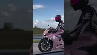 #yamaha #r1 #youtuber #bikergirl #dxb #dxblife #dubailife #dubai  #amazing  #speed #unitedarabemirat