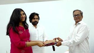 Deputy CM Pawan Kalyan & His Daughter Aadya Visits Lepakshi Art Work | @Filmytalkss