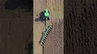 Modern moldboard plow #farming #farmequipment #farming #farmmachinery #tractor #johndeere #deere