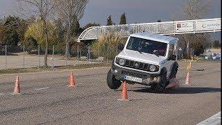 Suzuki Jimny 2019 - Maniobra de esquiva (moose test) y eslalon | km77.com