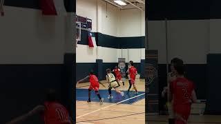 Chase attacking the basket