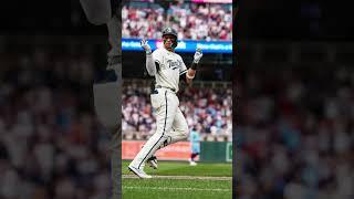 Royce seems to be getting back into place. Can we say he's back yet?! #mntwins #roycelewis