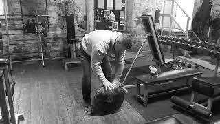 GRIP TRAINING - ELITE STRENGTH - 2 X 20 KG / 45lb - PLATE PINCH LIFT - MY FAVOURITE GRIP FEAT 