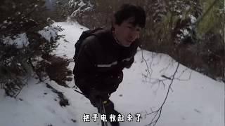 独行天涯海角029，小哥深夜独自爬雪山，航拍到了美丽的梅里雪山