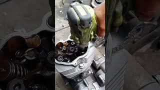 Motorcycle valve blockage detection