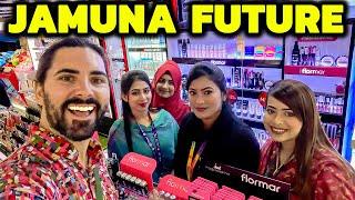 I got lost in Bangladesh's biggest mall! 