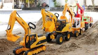 เล่นรถแม็คโคร รถบรรทุก ลอดใต้สะพานไปตักทรายสีขาว Excavator and Truck