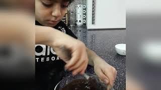 دونات با سس شکلات با ارمین  Donuts with chocolate sauce with Armin