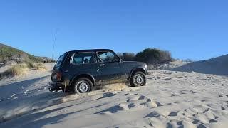 lada 4x4 niva VS sand dunes ain damous tunisia bizerte