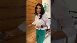 Sweta Singh taking tour of presidential suite in fortis escorts hospital