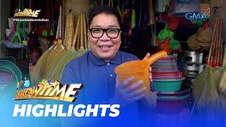 It's Showtime: Jugs Jugueta, namahagi ng mga biyaya sa mga nagbebenta ng plastic! (Showing Bulilit)