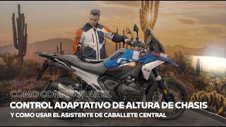 Aprende a usar el Control adaptativo de altura de chasis  y el asistente de caballete central.