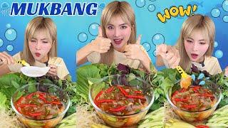 Taste buds shaken when Golden Hair mukbangs jellyfish with fish sauce