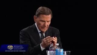 Kenneth Copeland perverterer den kristne nattverden