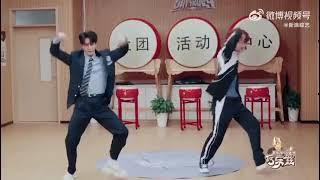 240516 XiaZhiguang and WenJunhui (seventeen) dance together in Mengtan (The Detectives' Adventures)