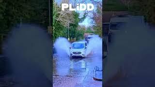 Rufford Ford | Ford Transit custom Splashing through river waters | Satisfying Video