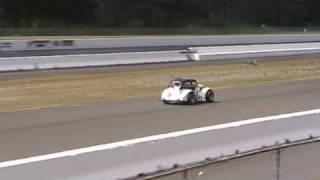 Flatplane v8 formula car