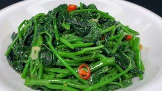 The sweet potato leaves are fried like this, and they will be green and green after two hours.