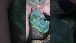 今日原石鑒賞~~#天然珠宝#缅甸矿区翡翠#天然翡翠 #缅甸翡翠#翡翠玉石 #缅甸天然翡翠  #翡翠 #crystals  #jade  #gemstone
