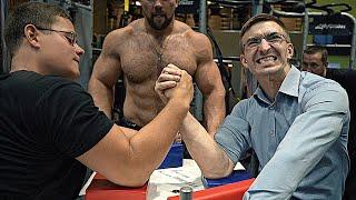 SCHOOLBOY VS COLLEGE DROPOUT | ARM WRESTLING 2020