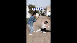 Qingjie loves to be funny.