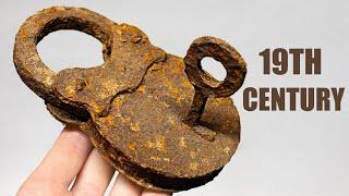 Very Rusty Lock Restoration. Padlock of the 19th century