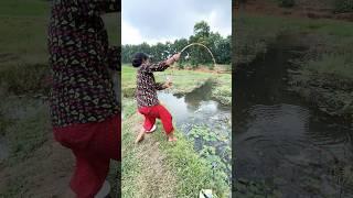 How did this girl catch a big fish from a pond? With a hook | village girl fishing |#fishing #shorts