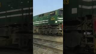 Fastest Train Overtake #entertainmentworldz #train #railway #paktrain #pakistanrailway #travel