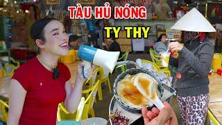 Ty Thy mua 20 ly tàu hủ nóng giúp chị gái bán hàng rong - Ty Thy Vlog Gỏi đu đủ