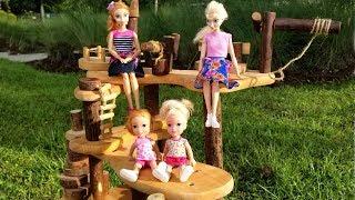 Tree house ! Elsa and Anna toddlers - hoverboard - bubble train - park - playground