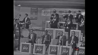 1966 Ellington - Diminuendo + Crescendo In Blue - Paul Gonsalves solo (Live Video)