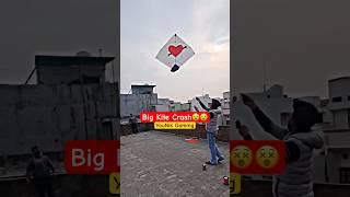 Big Kite Kite Flying Kite Trick⭐️⭐️⭐️ #kite #kiteflying #kites #patang #youtubeshorts #viral #shorts