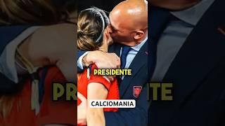 Il presidente della Federcalcio spagnola ha BACIATO una calciatrice #shorts#calcio