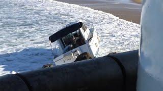 "ÉMOTIONS GARANTIES" AVEC LA SÉRIE SUCCESSIVE D'ACCIDENT DE BATEAUX.