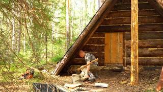 SURVIVE A COLD AUTUMN NIGHT IN A WARM LOG CABIN. 2 DAYS OF LONELINESS IN THE WILD FOREST