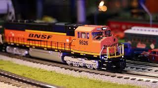 Product Review of Lionel's BNSF SD70MAC Coal Train Set