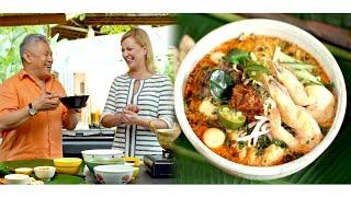 Professional Baker Teaches You How To Make NYONYA LAKSA!